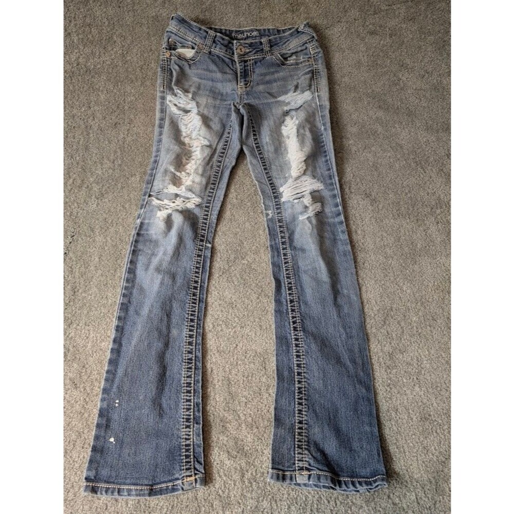 Maurices Distressed Denim Jeans Women’s Size 1/2 Medium Wash Casual Stretch